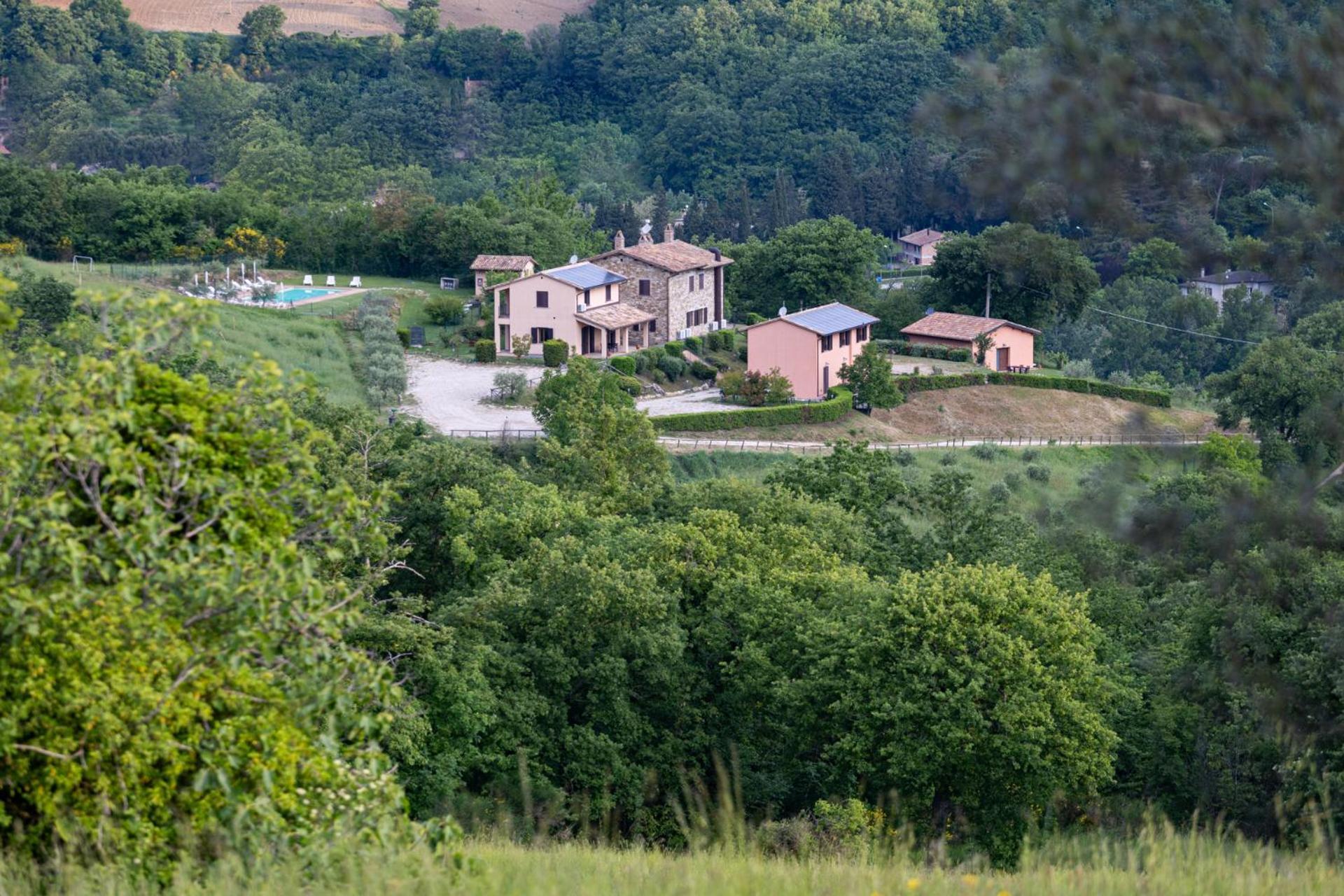 Вілла Relais Parco Del Subasio Piano Delle Pieve Екстер'єр фото