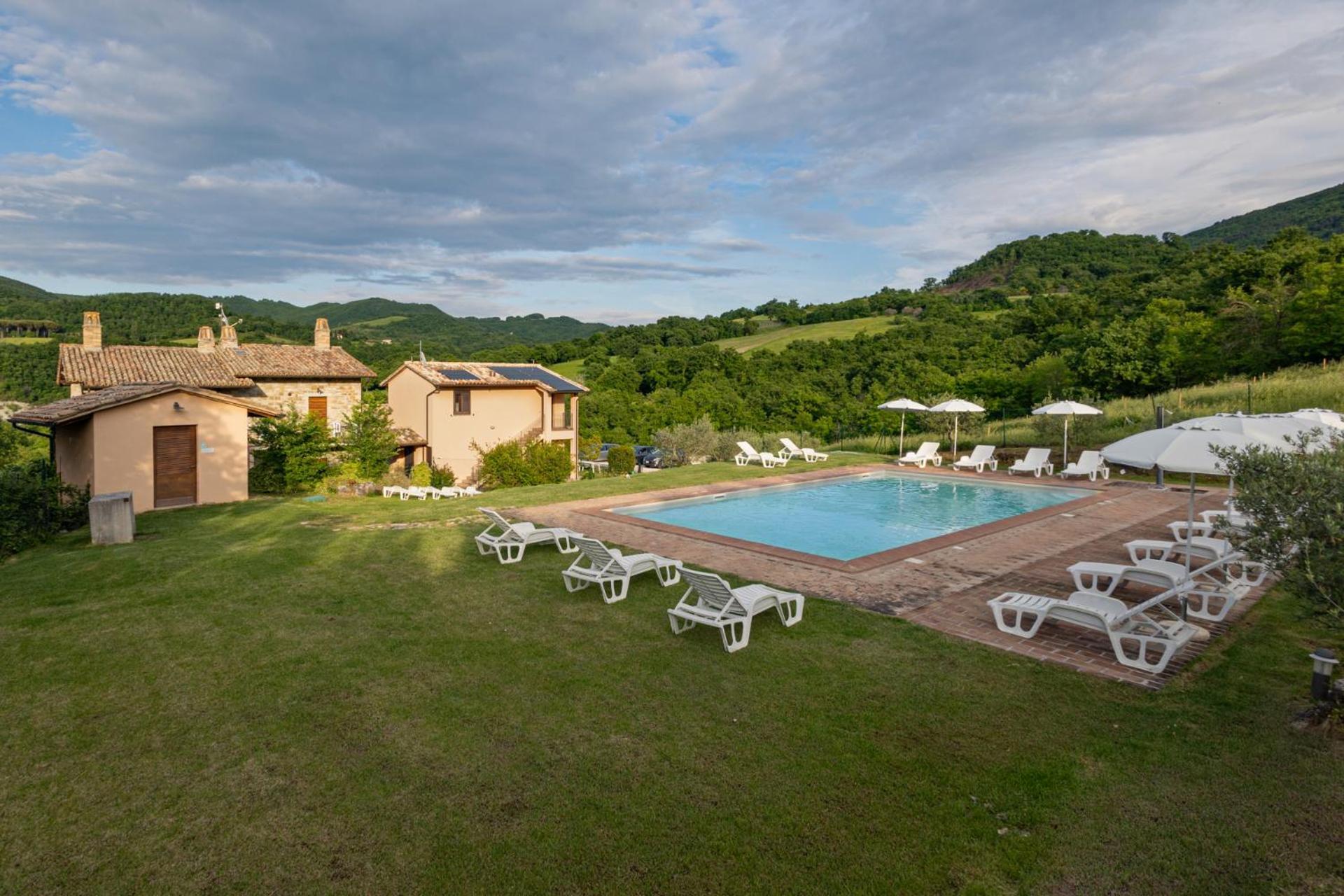 Вілла Relais Parco Del Subasio Piano Delle Pieve Екстер'єр фото